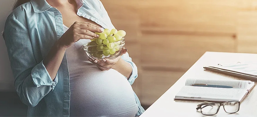 Grapes and Pregnancy: Benefits, Risks, and Safe Practices
